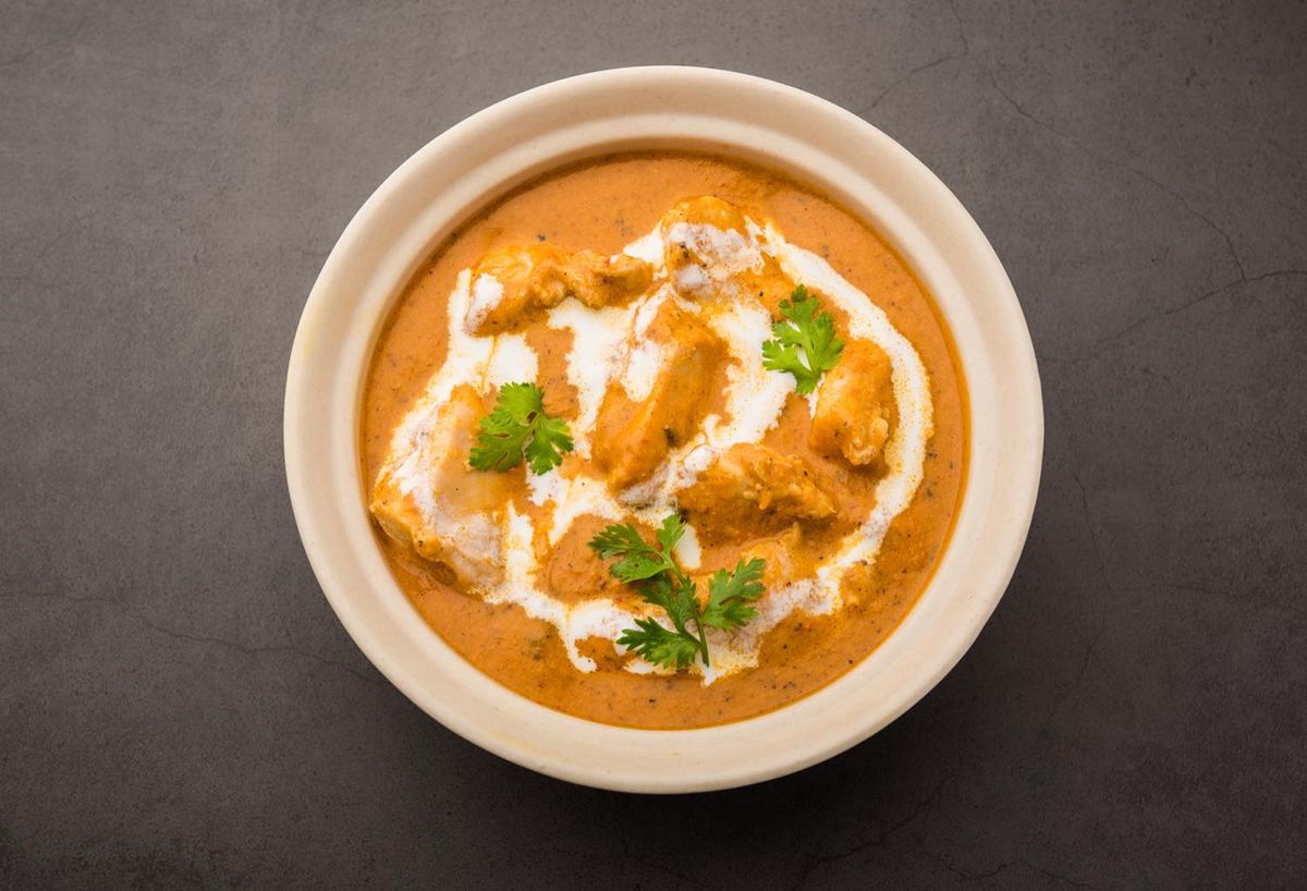 flavorful chicken makhni dish in a bowl